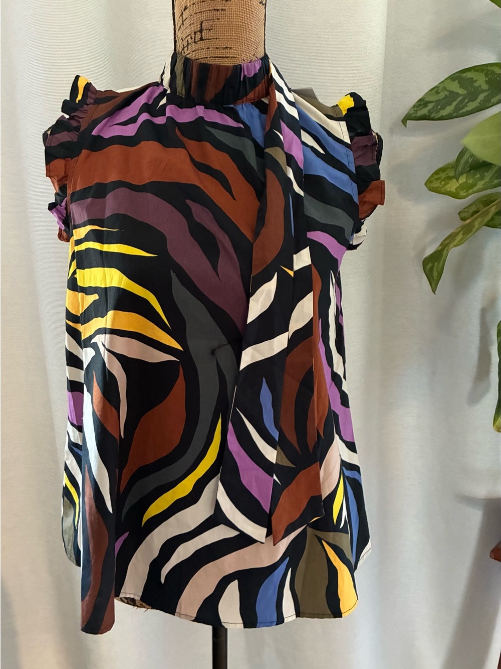 Who What Wear Multicolor Abstract Zebra-Stripe High Neck Blouse